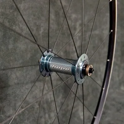 Roue aludra av