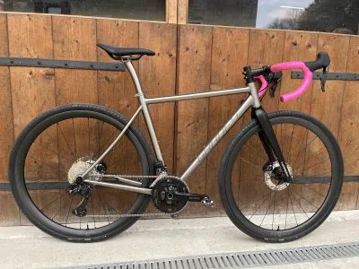Grade9 titanium gravel rose