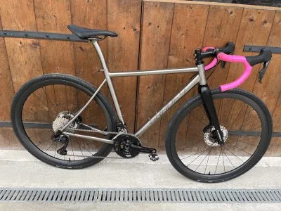 Grade9 titanium gravel rose