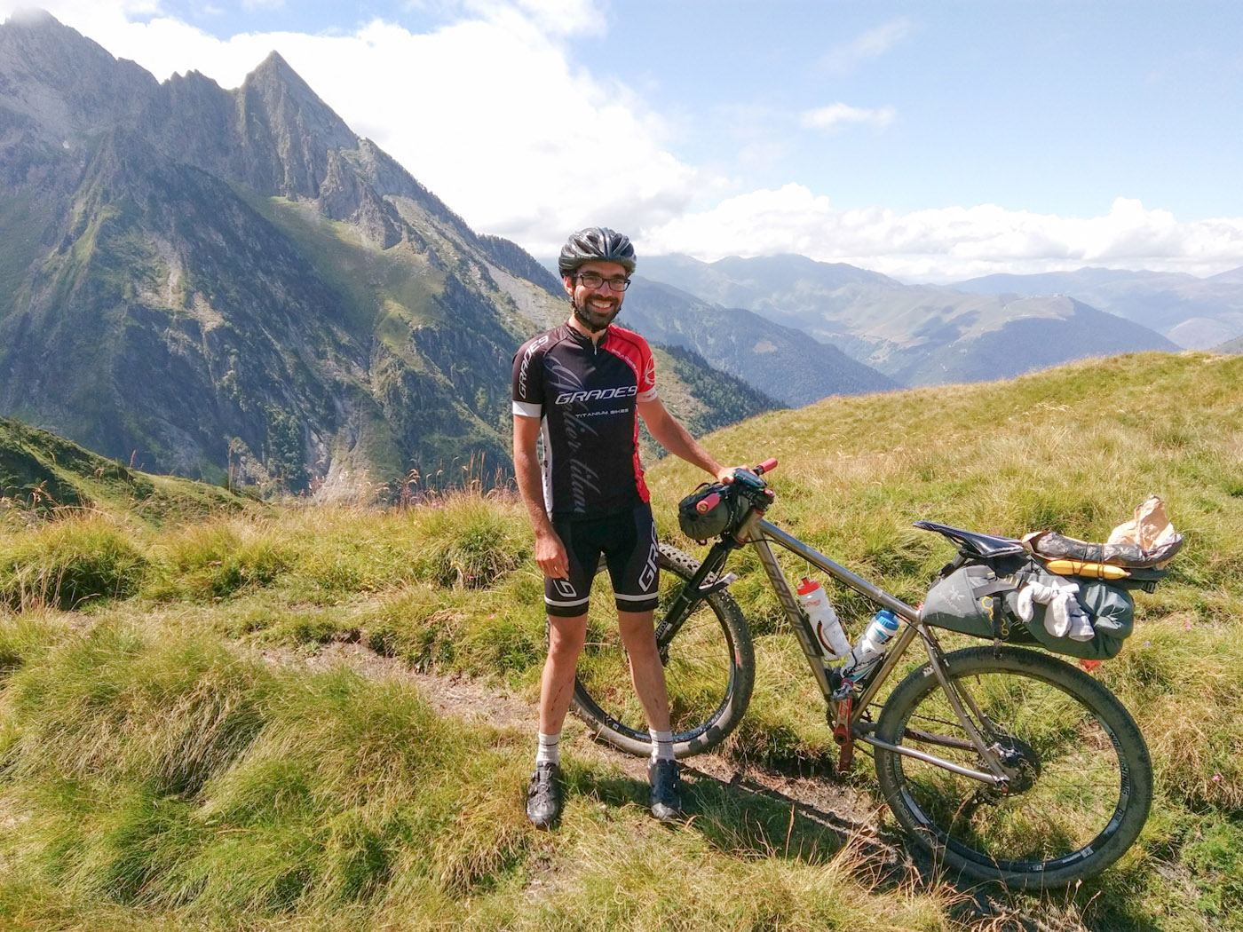Renaud Oberti en Bikepacking dans les Pyrénées